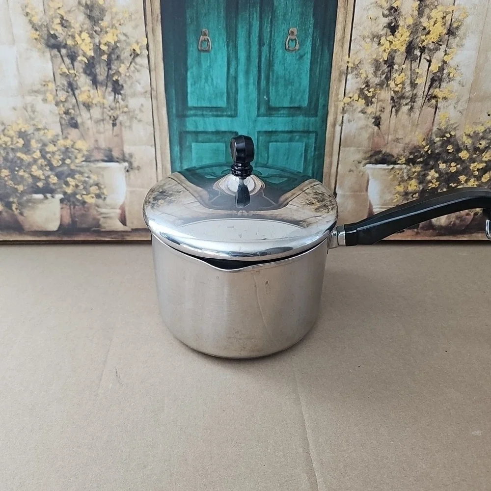Farberware 10/18 Stainless Steel 3Qt Sauce Pan with Lid
